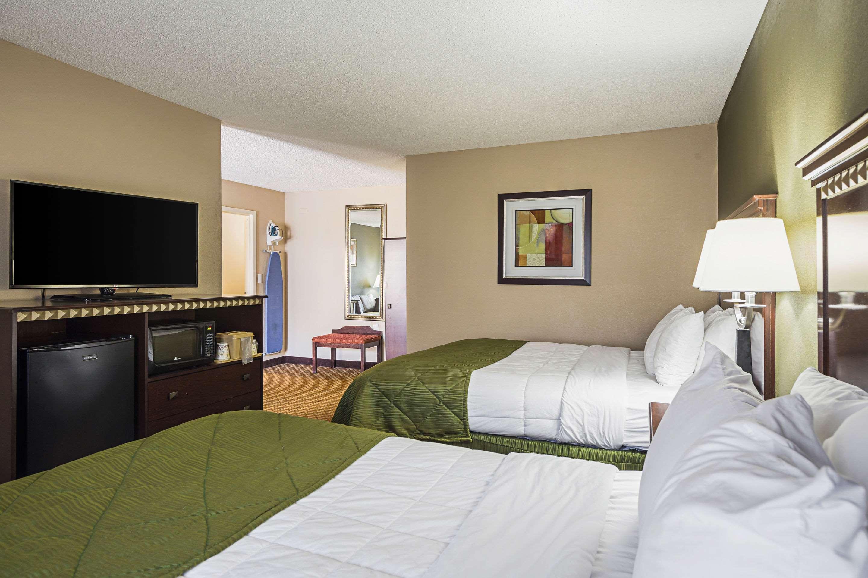 Quality Inn & Suites Greenville - Haywood Mall Екстер'єр фото
