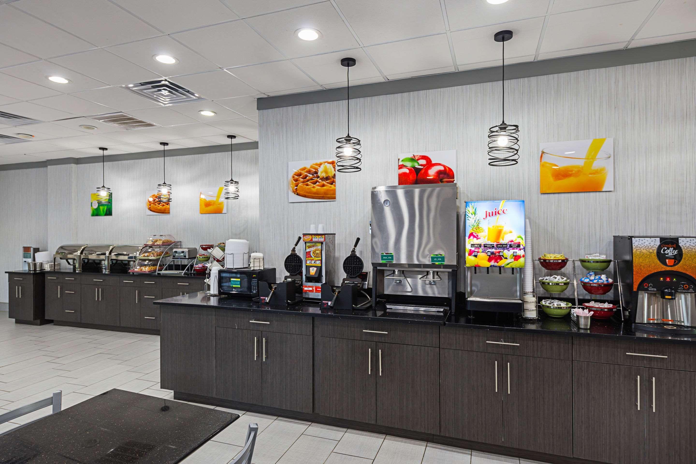 Quality Inn & Suites Greenville - Haywood Mall Екстер'єр фото
