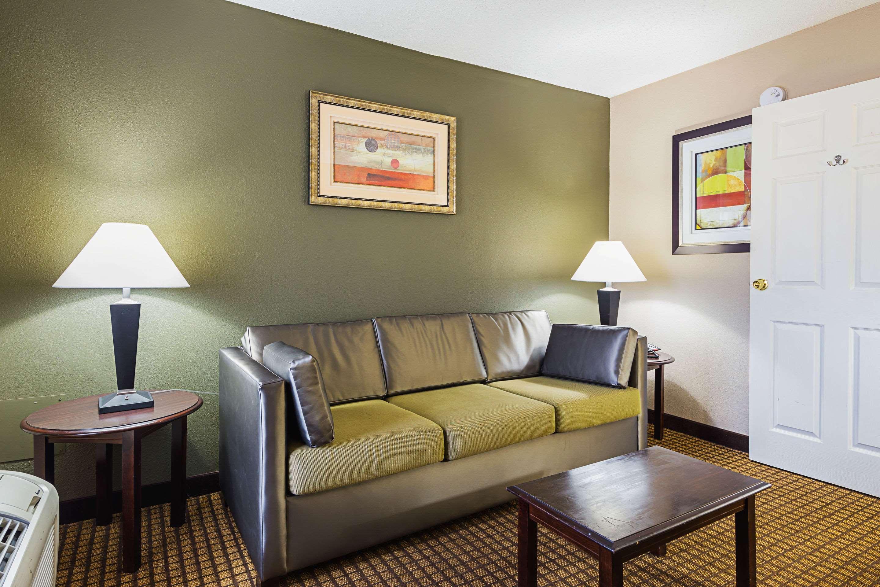 Quality Inn & Suites Greenville - Haywood Mall Екстер'єр фото