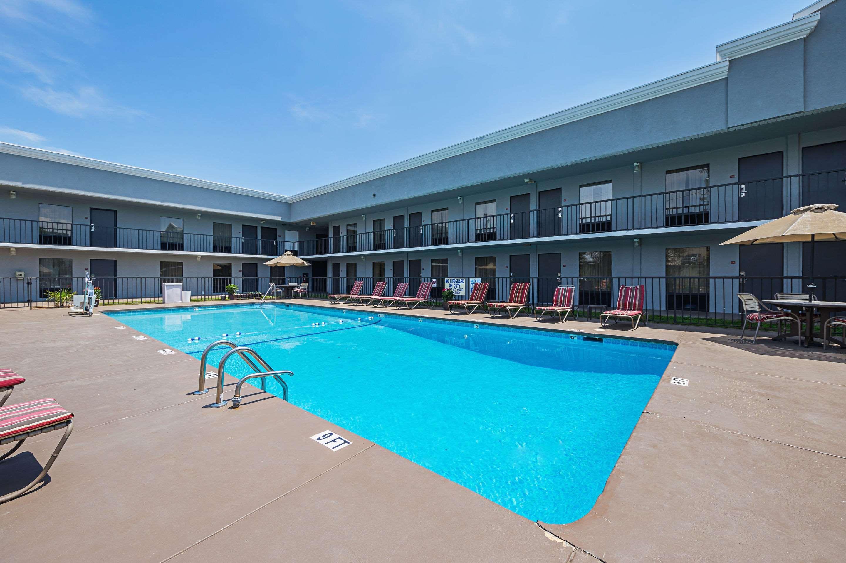 Quality Inn & Suites Greenville - Haywood Mall Екстер'єр фото