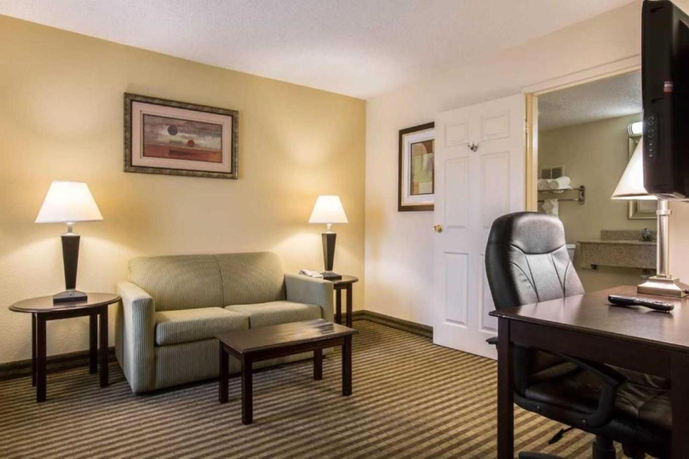 Quality Inn & Suites Greenville - Haywood Mall Екстер'єр фото