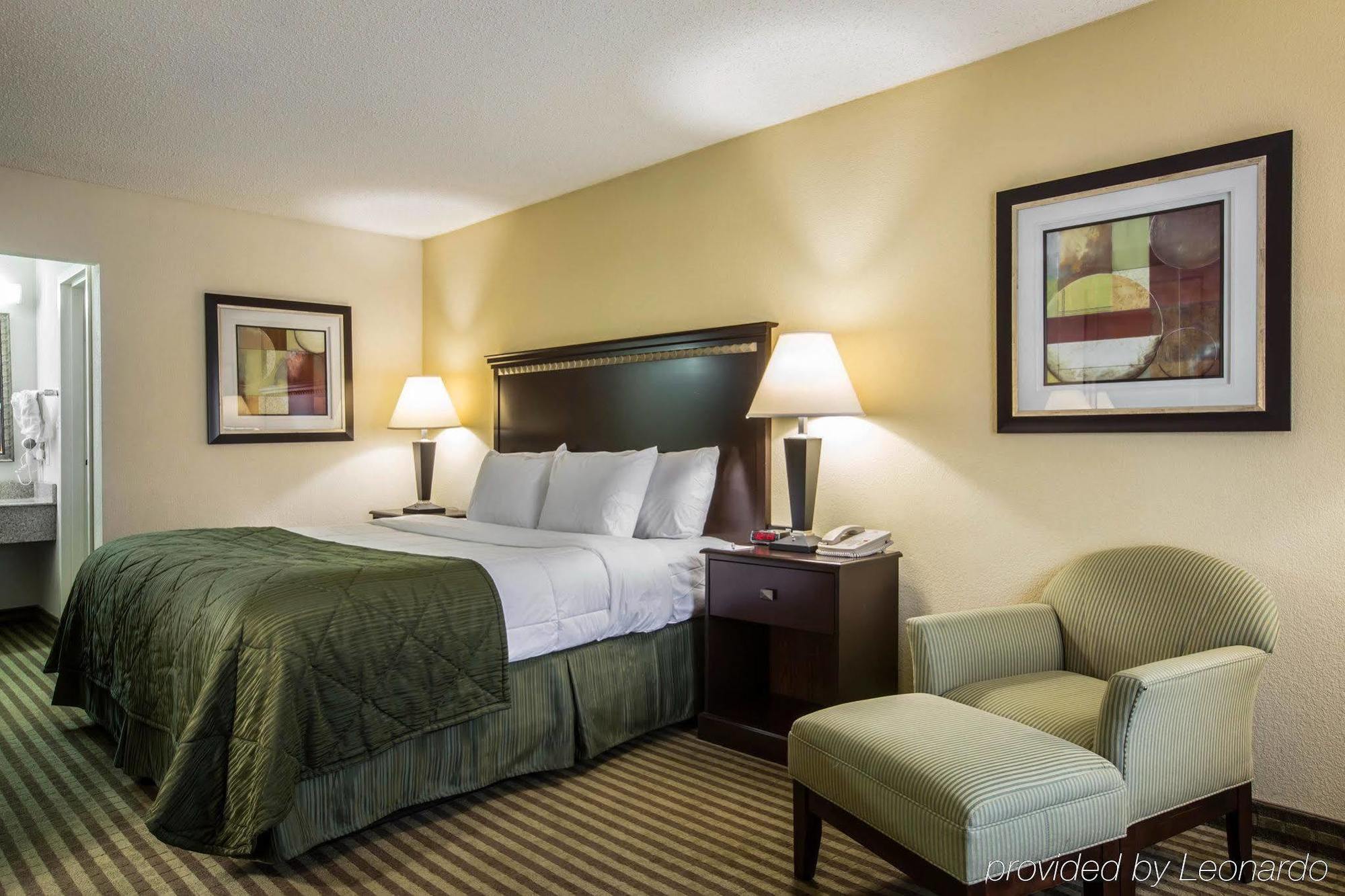 Quality Inn & Suites Greenville - Haywood Mall Екстер'єр фото
