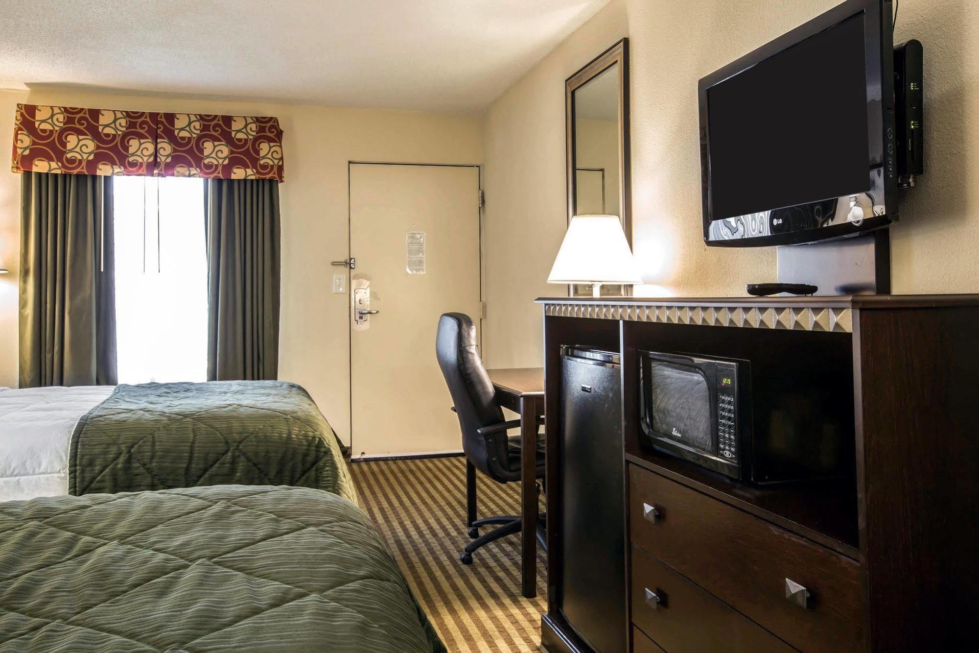 Quality Inn & Suites Greenville - Haywood Mall Екстер'єр фото