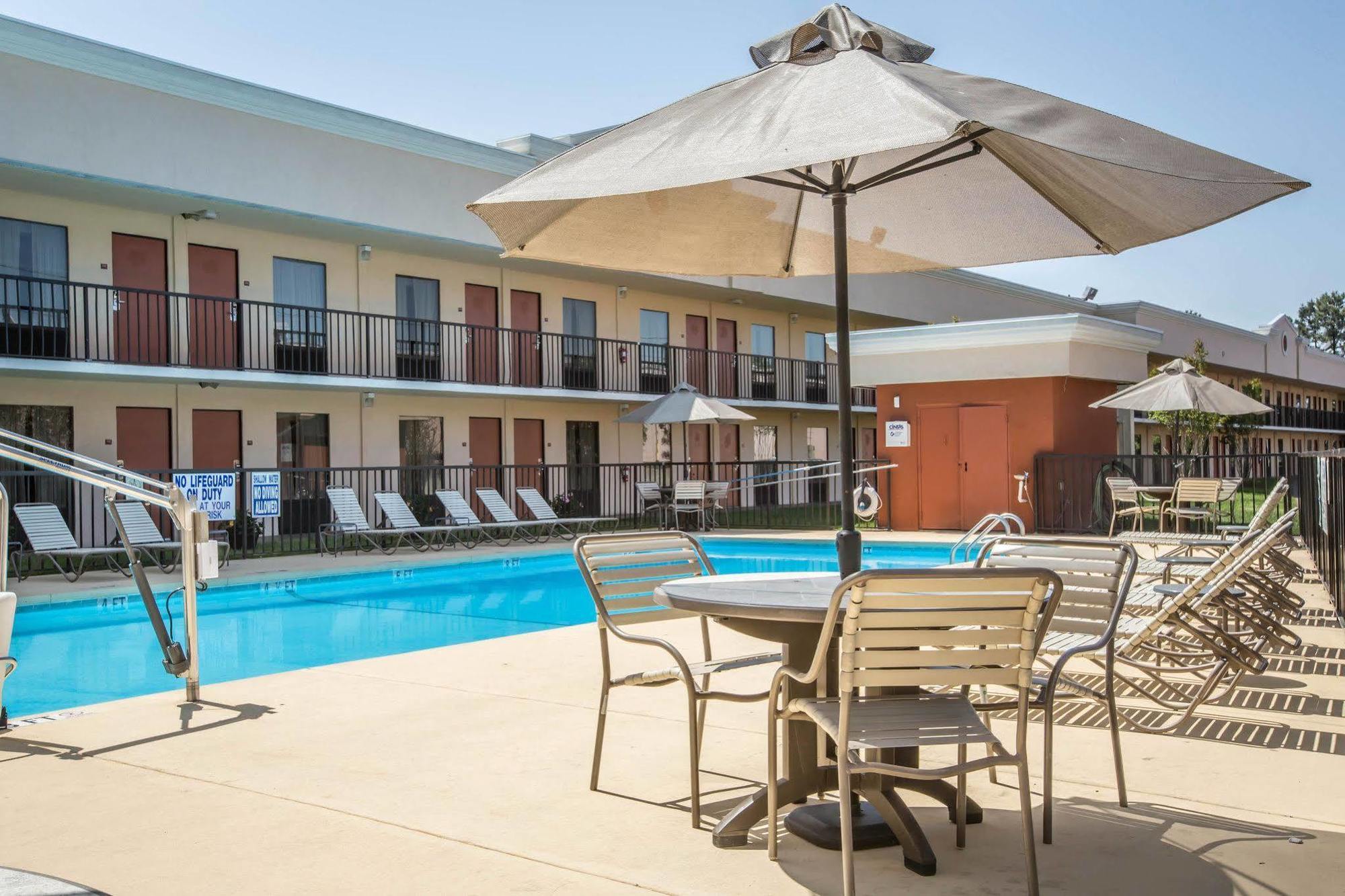 Quality Inn & Suites Greenville - Haywood Mall Екстер'єр фото